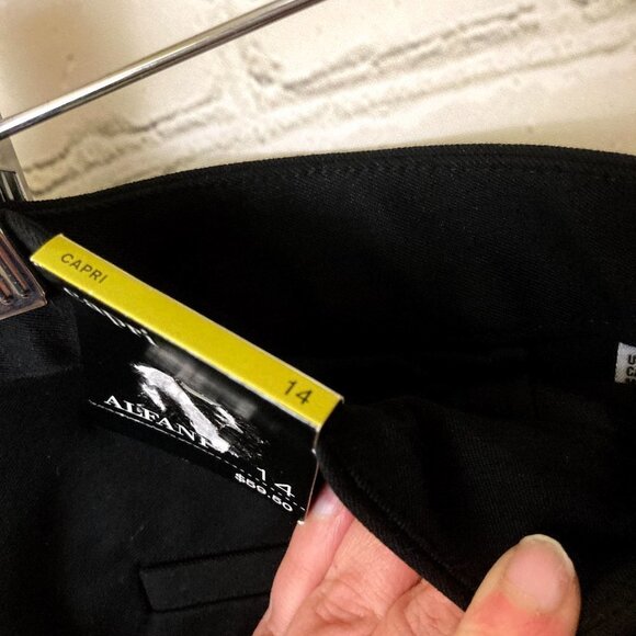 Alfani black capris with zippered pockets - Picture 6 of 8